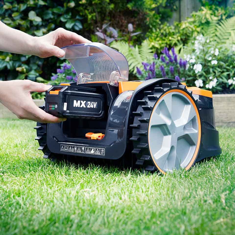 LawnMaster OcuMow® 16 Drop and Mow Robot Lawnmower with MX 24V 4.0Ah lithium battery