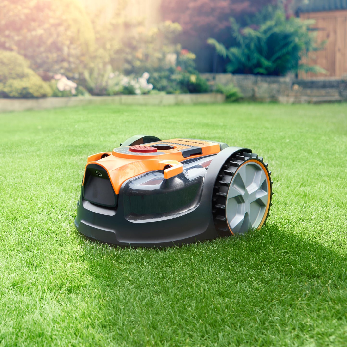 LawnMaster OcuMow® 16 Drop and Mow Robot Lawnmower with MX 24V 4.0Ah lithium battery